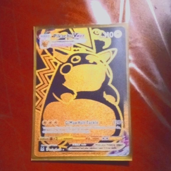 Pikachu vmax black and gold - Picture 1 of 2